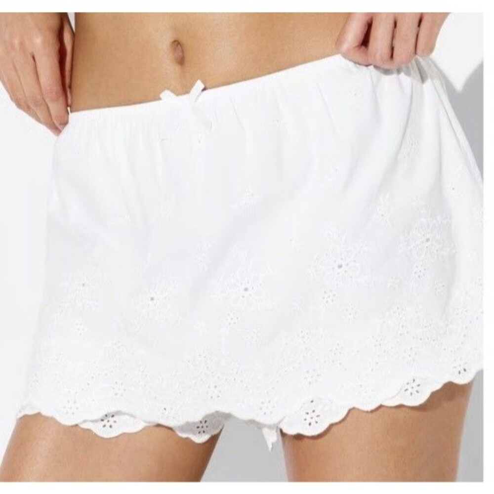 Women’s Eyelet Mini Skirt White Medium Wild Fable